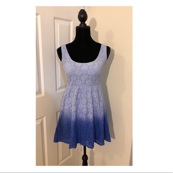 Kirra Dresses & Skirts - EUC Kirra Ombré Lace Blue Dress 👗..Size Small